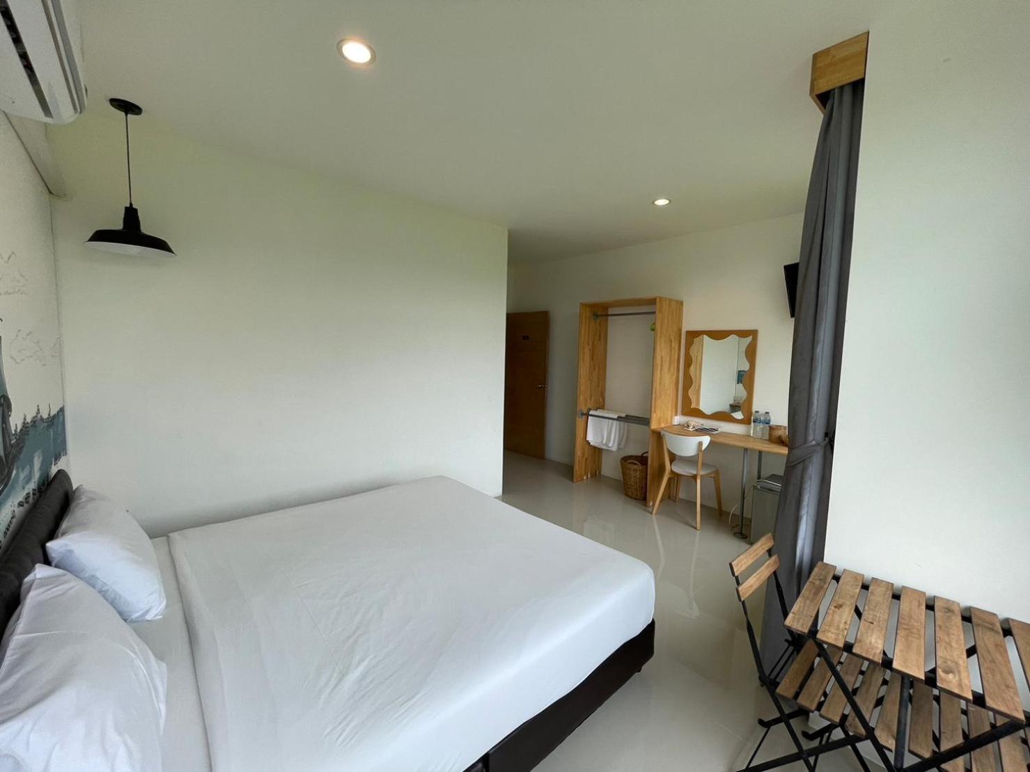 Dwell Phuket Airport Hotel At Naiyang Nai Yang Beach Extérieur photo