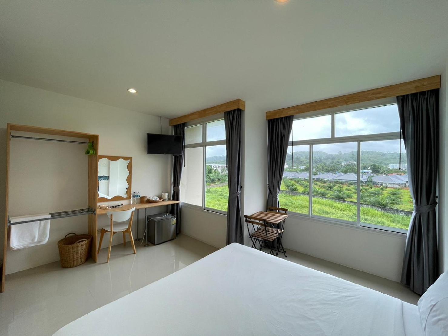 Dwell Phuket Airport Hotel At Naiyang Nai Yang Beach Extérieur photo