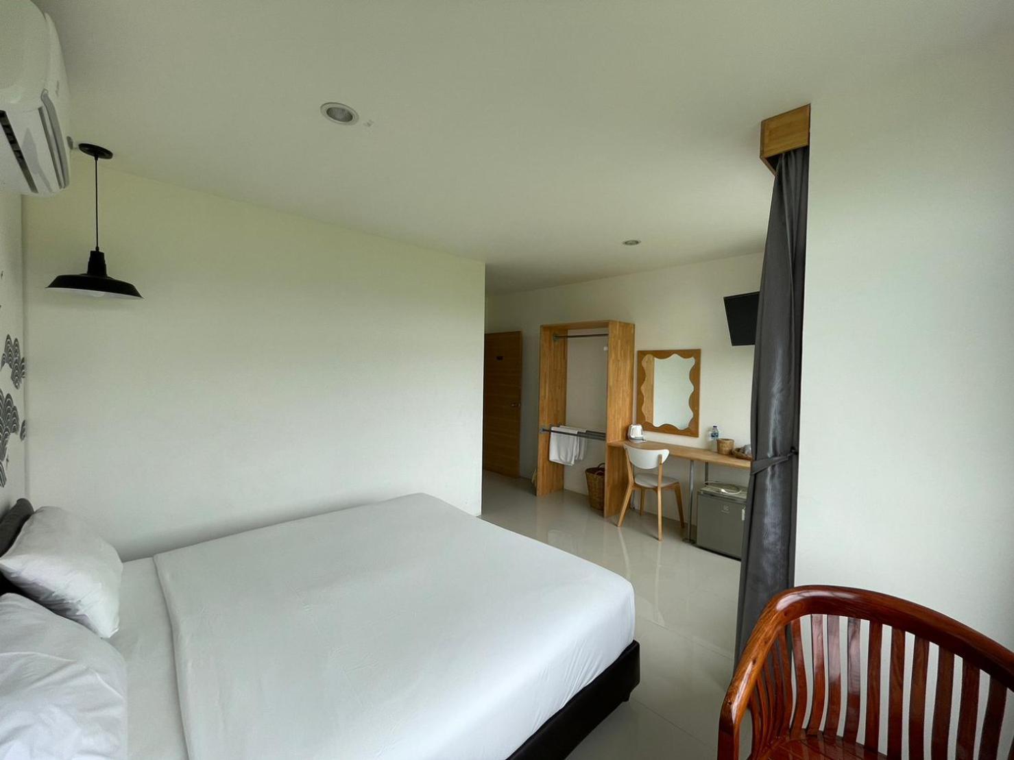 Dwell Phuket Airport Hotel At Naiyang Nai Yang Beach Extérieur photo