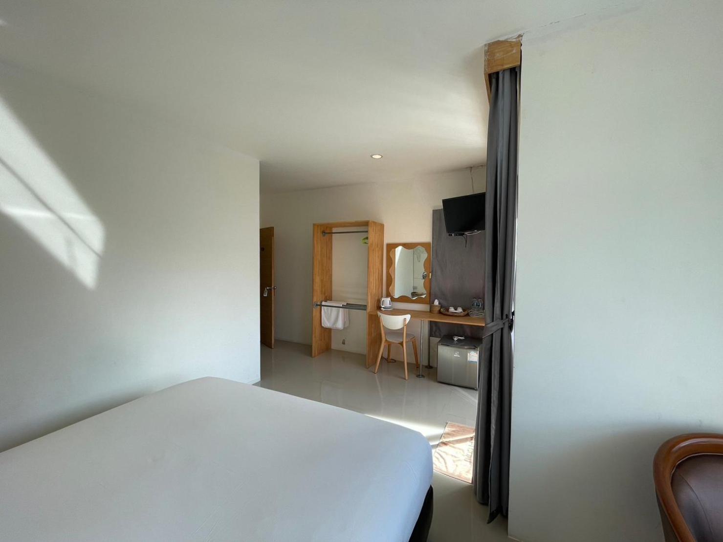 Dwell Phuket Airport Hotel At Naiyang Nai Yang Beach Extérieur photo